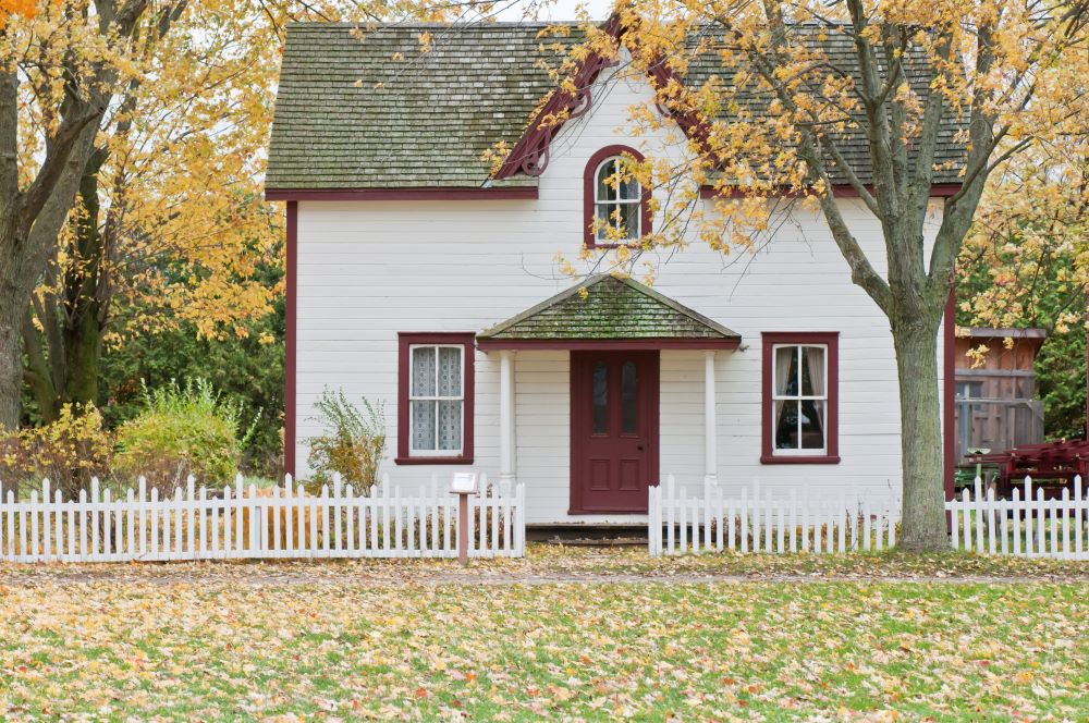 A small white house